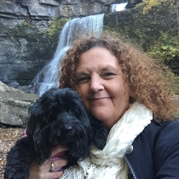 Meet your Posher, Debi - Picture 3 of 8